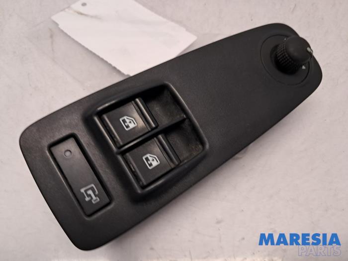 Usados Interruptor combinado de ventanillas Fiat Ducato (250) 2.3 D 130 Multijet Precio € 72,60 IVA incluido ofrecido por Maresia Parts