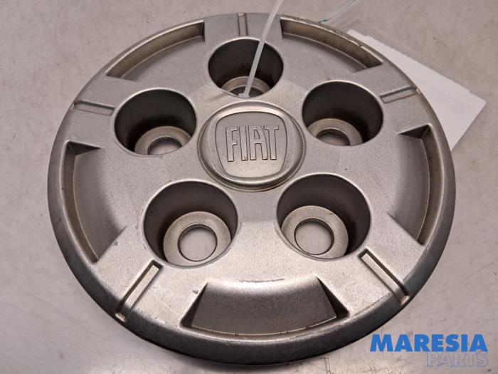Używane Kolpak Fiat Ducato (250) 2.3 D 130 Multijet Cena € 12,10 Z VAT oferowane przez Maresia Parts