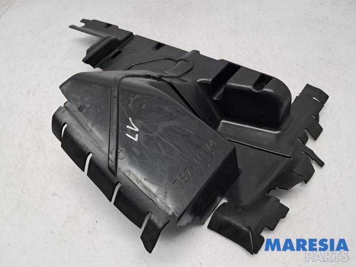 Begagnade Lufttratt Peugeot 5008 I (0A/0E) 1.6 HDiF 16V Pris € 25,00 Marginaltabell erbjuds av Maresia Parts