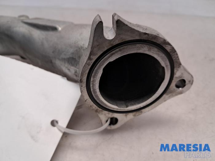 Intercooler Rohr van een Renault Master III (EV/HV/UV/VA/VB/VD/VF/VG/VJ) 2.3 dCi 145 16V FWD 2020