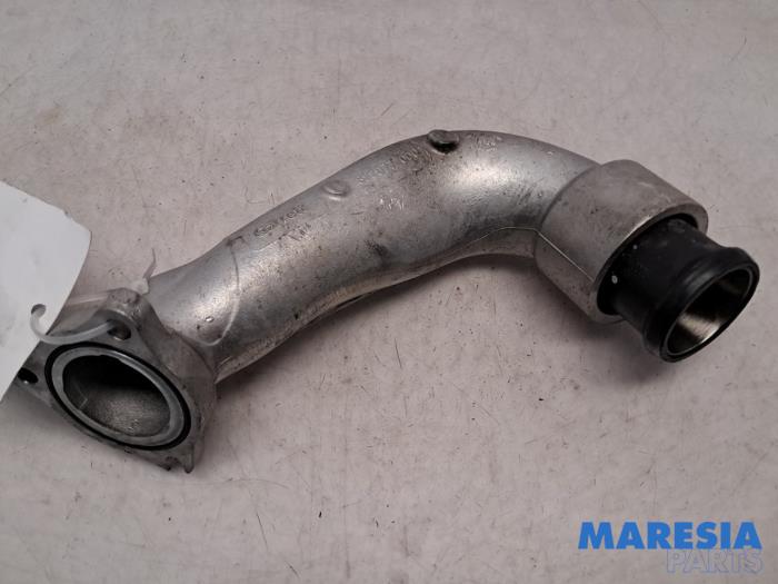 Begagnade Laddluftkylarrör Renault Master III (EV/HV/UV/VA/VB/VD/VF/VG/VJ) 2.3 dCi 145 16V FWD Pris € 60,44 Inklusive moms erbjuds av Maresia Parts