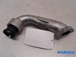 Intercooler Rohr van een Renault Master III (EV/HV/UV/VA/VB/VD/VF/VG/VJ) 2.3 dCi 145 16V FWD 2020