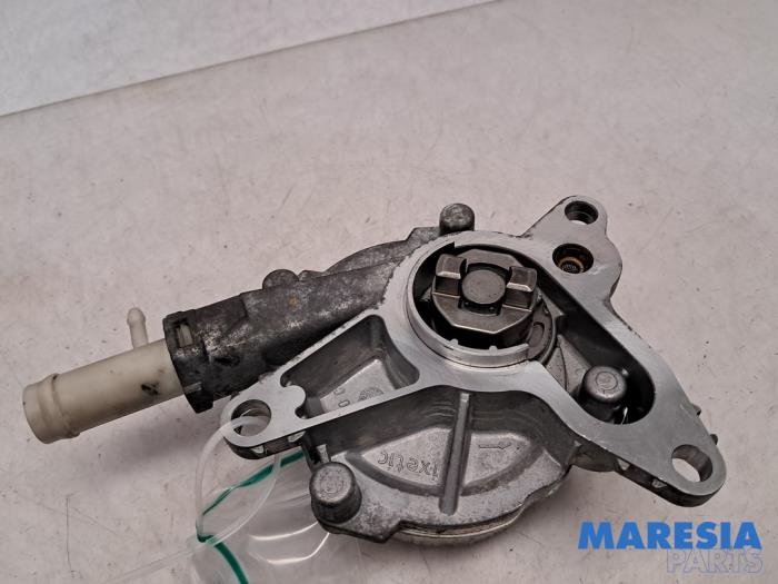 Usagé Pompe à vide (diesel) Renault Master III (EV/HV/UV/VA/VB/VD/VF/VG/VJ) 2.3 dCi 145 16V FWD Prix € 60,44 Prix TTC proposé par Maresia Parts