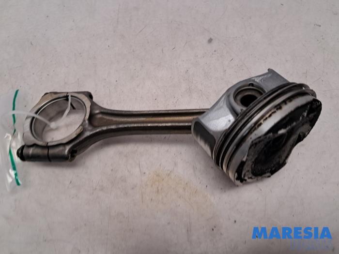 Gebrauchte Pleuelstange Peugeot 308 (L3/L8/LB/LH/LP) 1.2 12V e-THP PureTech 110 Preis € 49,99 Margenregelung angeboten von Maresia Parts