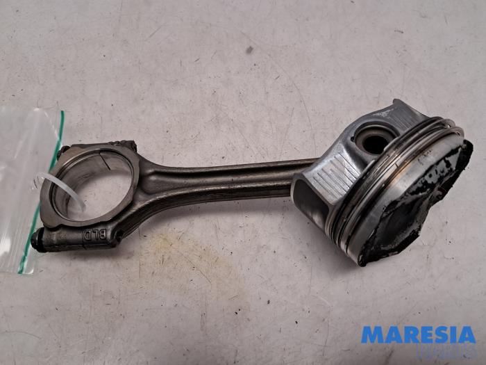 Gebrauchte Pleuelstange Peugeot 308 (L3/L8/LB/LH/LP) 1.2 12V e-THP PureTech 110 Preis € 49,99 Margenregelung angeboten von Maresia Parts