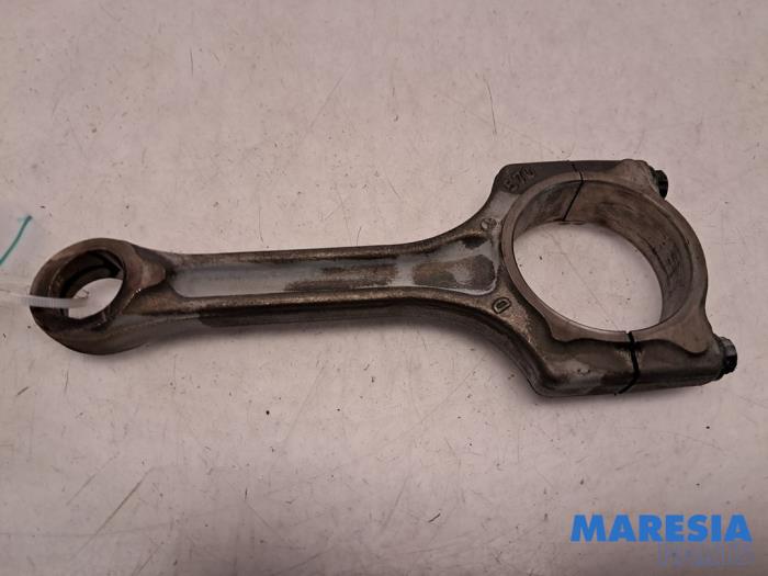 Używane Korbowód Citroen C4 Picasso (3D/3E) 1.6 16V THP 155 Cena € 34,99 Procedura marży oferowane przez Maresia Parts