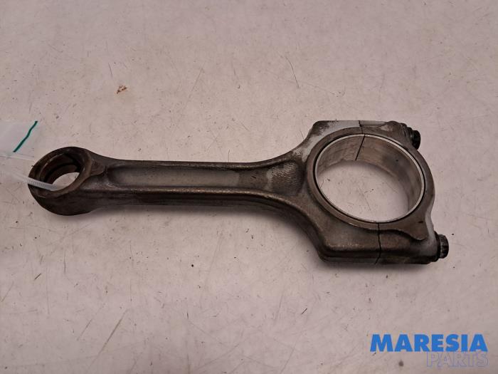 Używane Korbowód Citroen C4 Picasso (3D/3E) 1.6 16V THP 155 Cena € 34,99 Procedura marży oferowane przez Maresia Parts