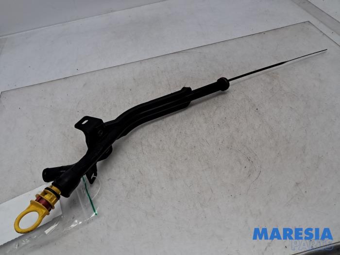Gebrauchte Ölmessstab Renault Master III (MA/MB/MC/MD/MH/MF/MG/MH) 2.3 dCi 135 16V FWD Preis € 30,25 Mit Mehrwertsteuer angeboten von Maresia Parts