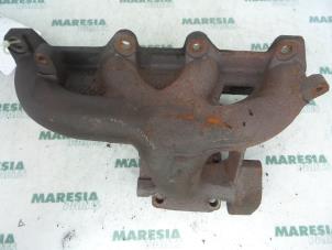 Used Exhaust manifold Fiat Stilo (192A/B) 1.9 JTD 80 3-Drs. Price € 60,00 Margin scheme offered by Maresia Parts