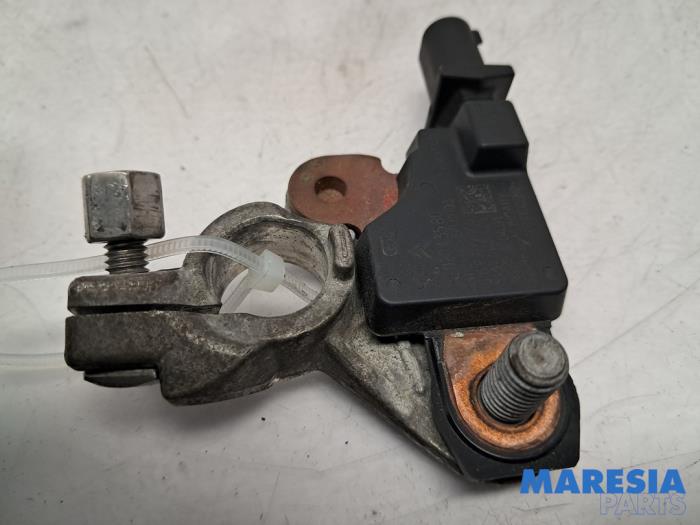 Begagnade Batterisensor Peugeot 5008 I (0A/0E) 1.6 HDiF 16V Pris € 49,99 Marginaltabell erbjuds av Maresia Parts