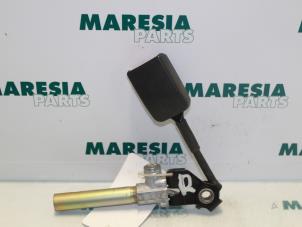 Usagé Tendeur de ceinture droit Renault Scénic I (JA) 1.9 dCi Prix € 25,00 Règlement à la marge proposé par Maresia Parts