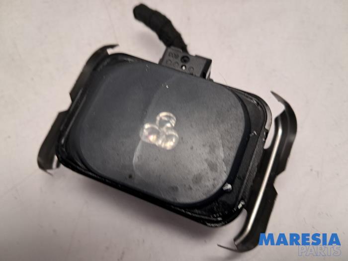 Begagnade Regnsensor Peugeot Partner (GC/GF/GG/GJ/GK) 1.6 BlueHDI 75 Pris € 24,20 Inklusive moms erbjuds av Maresia Parts