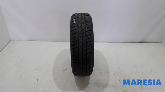 Używane Opona Peugeot 208 I (CA/CC/CK/CL) 1.2 Vti 12V PureTech 82 Cena € 20,00 Procedura marży oferowane przez Maresia Parts