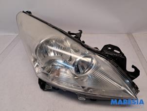 Usados Faro derecha Peugeot 3008 I (0U/HU) 1.6 16V THP 155 Precio € 115,00 Norma de margen ofrecido por Maresia Parts