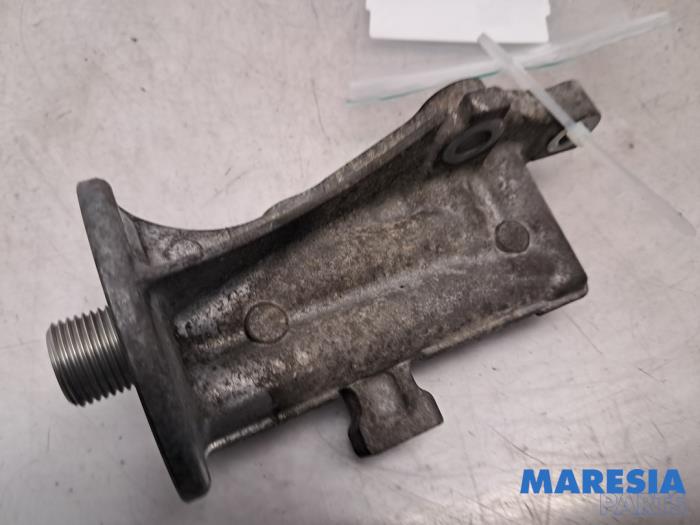 Gebrauchte Ölfilterhalter Peugeot 107 1.0 12V Preis € 25,00 Margenregelung angeboten von Maresia Parts