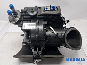 Usagé Boîtier chauffage Opel Crossland (X) 1.2 12V Prix € 325,00 Règlement à la marge proposé par Maresia Parts