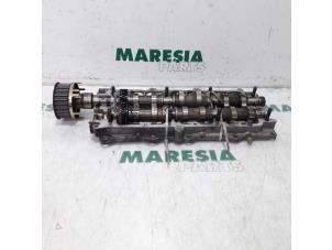 Used Camshaft Renault Espace (JK) 3.0 dCi V6 24V Price € 65,00 Margin scheme offered by Maresia Parts