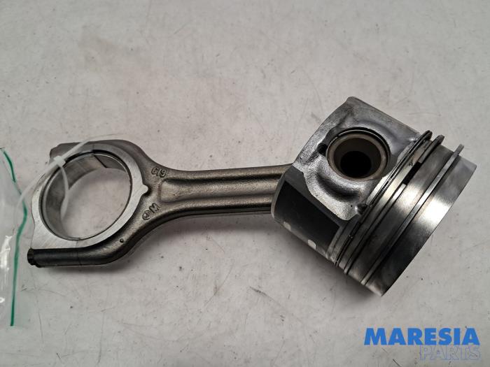 Usagé Bielle Citroen C4 Cactus (0B/0P) 1.6 Blue Hdi 100 Prix € 50,00 Règlement à la marge proposé par Maresia Parts