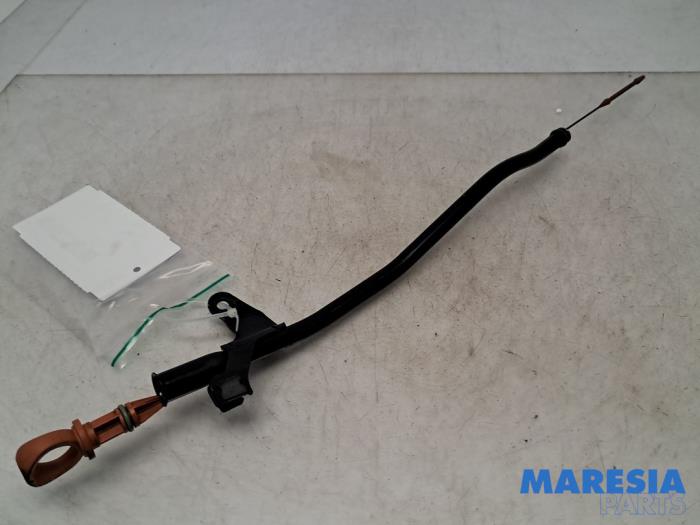 Gebrauchte Ölmessstab Citroen C4 Cactus (0B/0P) 1.6 Blue Hdi 100 Preis € 25,00 Margenregelung angeboten von Maresia Parts