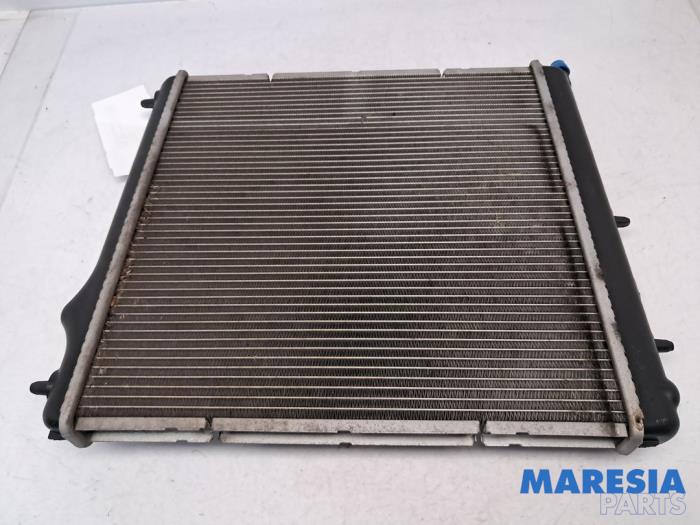Usagé Radiateur Opel Crossland (X) 1.2 12V Prix € 35,00 Règlement à la marge proposé par Maresia Parts