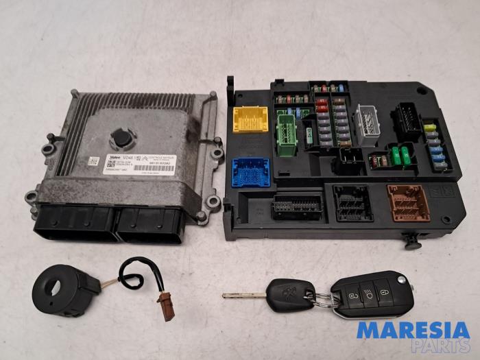 Used Engine management computer Peugeot 308 SW (L4/L9/LC/LJ/LR) 1.2 12V e-THP PureTech 130 Price € 300,00 Margin scheme offered by Maresia Parts