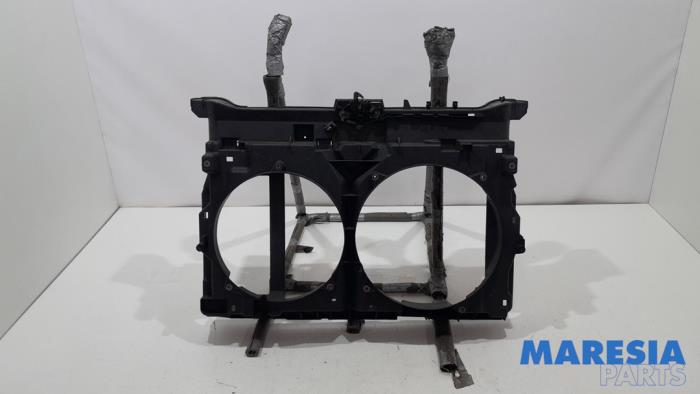 Begagnade Front Peugeot Expert (G9) 1.6 HDi 90 Pris € 60,50 Inklusive moms erbjuds av Maresia Parts