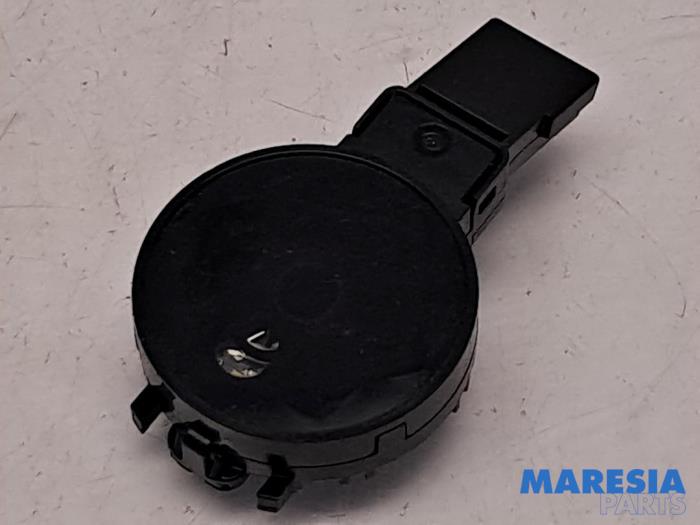 Begagnade Regnsensor Opel Crossland (X) 1.2 12V Pris € 35,00 Marginaltabell erbjuds av Maresia Parts