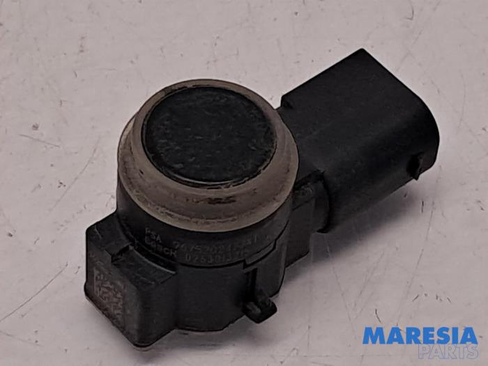 Usados Sensor PDC Opel Crossland (X) 1.2 12V Precio € 19,00 Norma de margen ofrecido por Maresia Parts