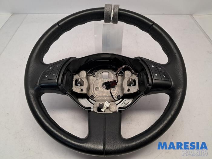 Używane Kierownica Fiat 500 (312) 0.9 TwinAir 80 Cena € 99,95 Procedura marży oferowane przez Maresia Parts