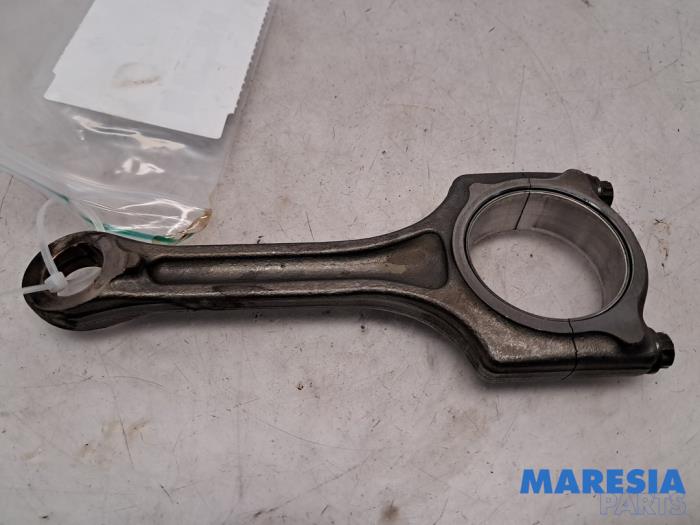 Usagé Bielle Citroen C4 Berline (NC) 1.6 16V VTi Prix € 30,00 Règlement à la marge proposé par Maresia Parts