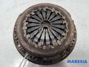 Begagnade Svänghjul Opel Corsa F (UB/UH/UP) 1.2 12V 75 Pris € 90,75 Inklusive moms erbjuds av Maresia Parts