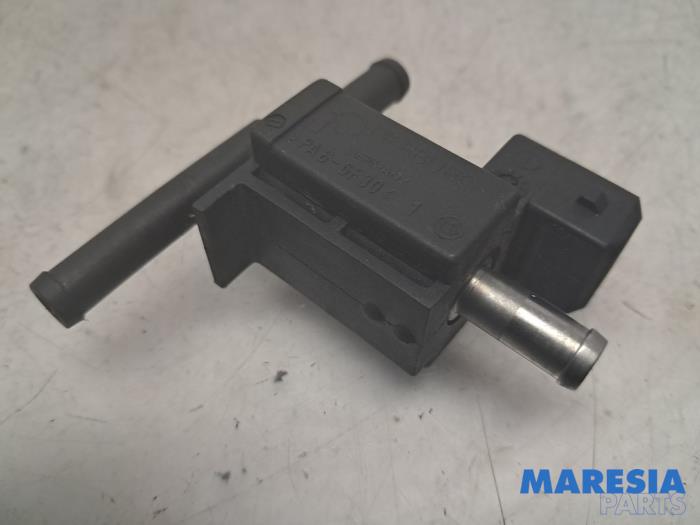 Usagé Régulateur pression turbo Renault Clio IV (5R) 0.9 Energy TCE 90 12V Prix € 29,00 Règlement à la marge proposé par Maresia Parts