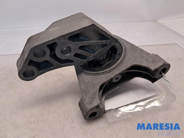 Used Engine mount Alfa Romeo Giulietta (940) 1.4 TB 16V MultiAir Price € 29,99 Margin scheme offered by Maresia Parts