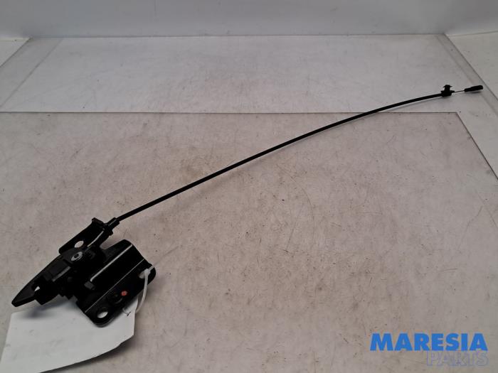 Używane Blokada dachu cabrio Renault Megane III CC (EZ) 1.4 16V TCe 130 Cena € 40,00 Procedura marży oferowane przez Maresia Parts