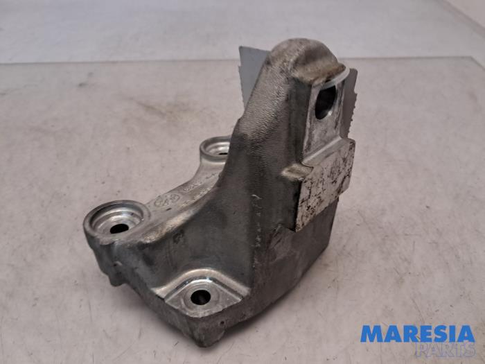 Used Engine mount Alfa Romeo Giulia (952) 2.0 T 16V Veloce Price € 42,50 Margin scheme offered by Maresia Parts