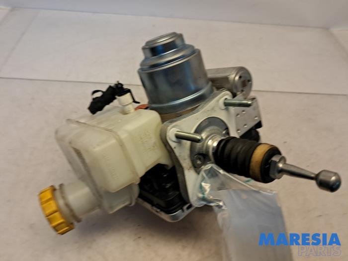 Używane Pompa ABS Alfa Romeo Giulia (952) 2.0 T 16V Veloce Cena na żądanie oferowane przez Maresia Parts