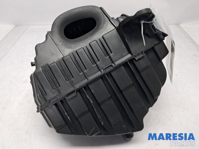 Begagnade Luftfilterhus Renault Megane III CC (EZ) 1.4 16V TCe 130 Pris € 22,50 Marginaltabell erbjuds av Maresia Parts
