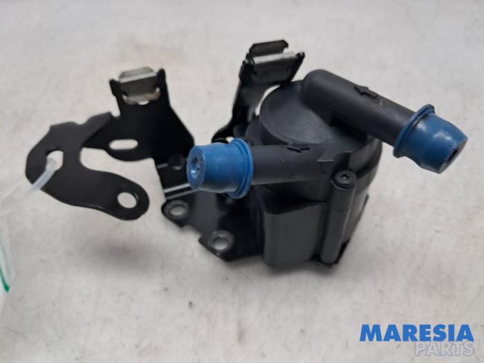 Begagnade Vattenpump Peugeot 3008 I (0U/HU) 1.6 16V THP 155 Pris € 74,99 Marginaltabell erbjuds av Maresia Parts