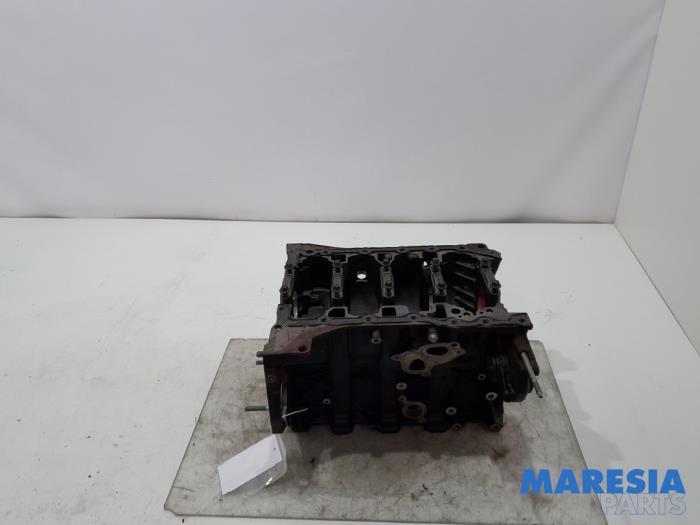 Used Engine crankcase Fiat Talento 2.0 EcoJet BiTurbo 145 Price € 605,00 Inclusive VAT offered by Maresia Parts