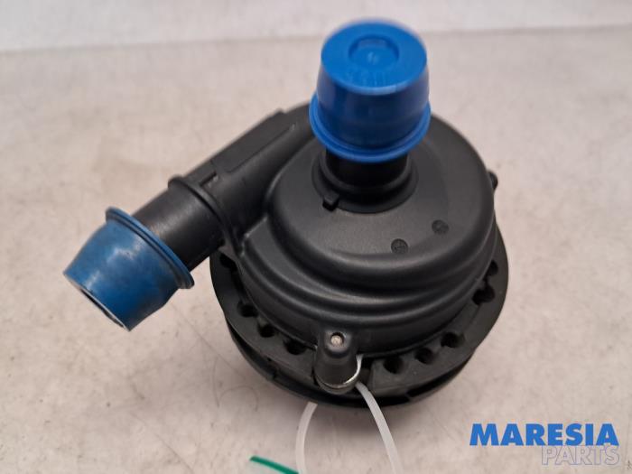 Begagnade Extra vattenpump Alfa Romeo Giulia (952) 2.0 T 16V Veloce Pris € 89,99 Marginaltabell erbjuds av Maresia Parts