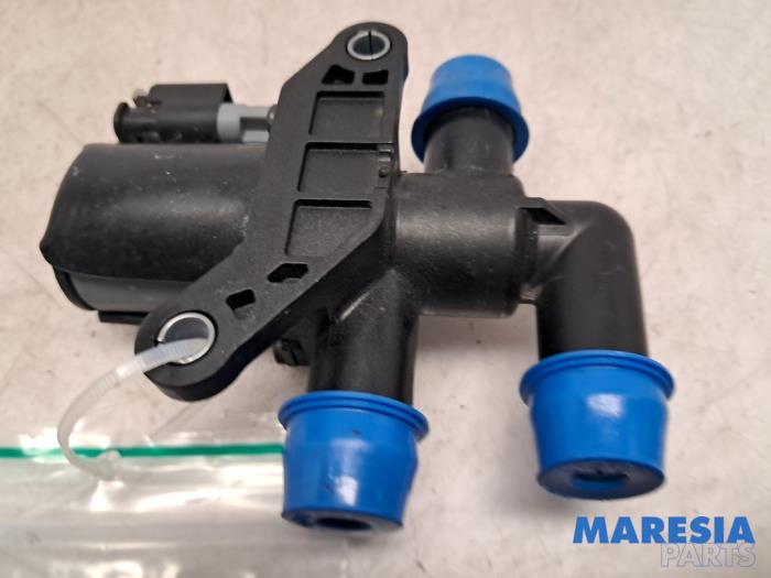 Begagnade Extra vattenpump Alfa Romeo Giulia (952) 2.0 T 16V Veloce Pris € 39,99 Marginaltabell erbjuds av Maresia Parts