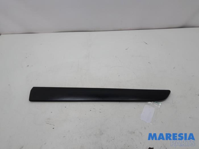 Begagnade Dörrstripe Citroen Jumpy (G9) 1.6 HDI 16V Pris € 47,19 Inklusive moms erbjuds av Maresia Parts