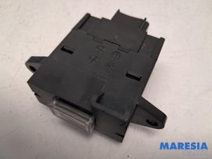 Usados Módulo USB Alfa Romeo Giulia (952) 2.0 T 16V Veloce Precio € 29,99 Norma de margen ofrecido por Maresia Parts