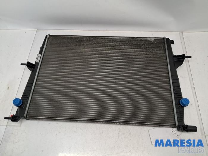 Usagé Radiateur Renault Grand Scénic III (JZ) 1.6 16V Prix € 50,00 Règlement à la marge proposé par Maresia Parts