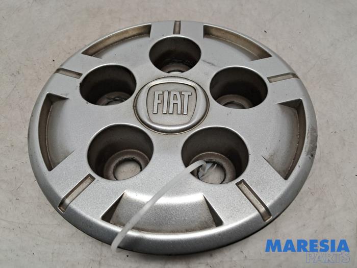 Używane Kolpak Fiat Ducato (250) 2.3 D 120 Multijet Cena € 12,10 Z VAT oferowane przez Maresia Parts