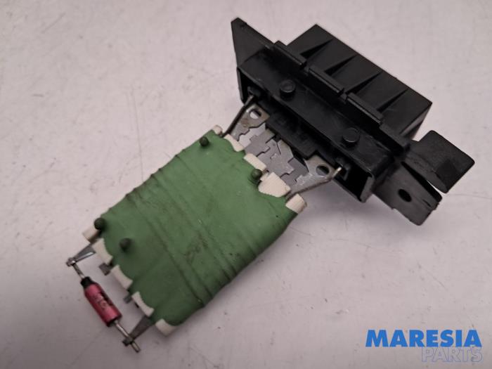 Usados Resistencia de calefactor Fiat Ducato (250) 2.3 D 120 Multijet Precio € 18,15 IVA incluido ofrecido por Maresia Parts
