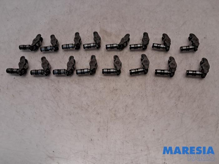 Usagé Culbuteur Fiat Grande Punto (199) 1.3 JTD Multijet 16V 85 Actual Prix € 49,95 Règlement à la marge proposé par Maresia Parts