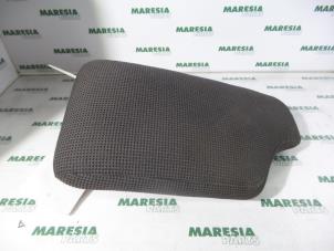 Used Armrest Renault Scénic I (JA) 1.9 dCi RX4 Price € 35,00 Margin scheme offered by Maresia Parts
