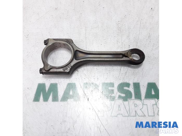 Usagé Bielle Peugeot 308 SW (4E/H) 1.6 VTI 16V Prix € 50,00 Règlement à la marge proposé par Maresia Parts