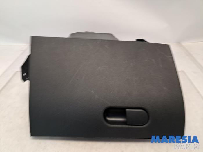 Gebrauchte Handschuhfach Alfa Romeo Giulietta (940) 1.4 TB 16V MultiAir Preis € 35,00 Margenregelung angeboten von Maresia Parts